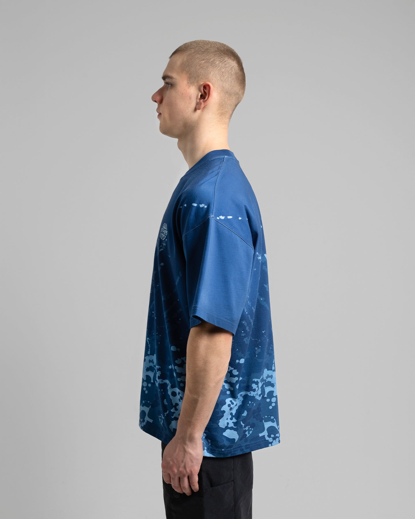 ST-95 x Anna Bergonzini Camouflage T-Shirt Blue ST95
