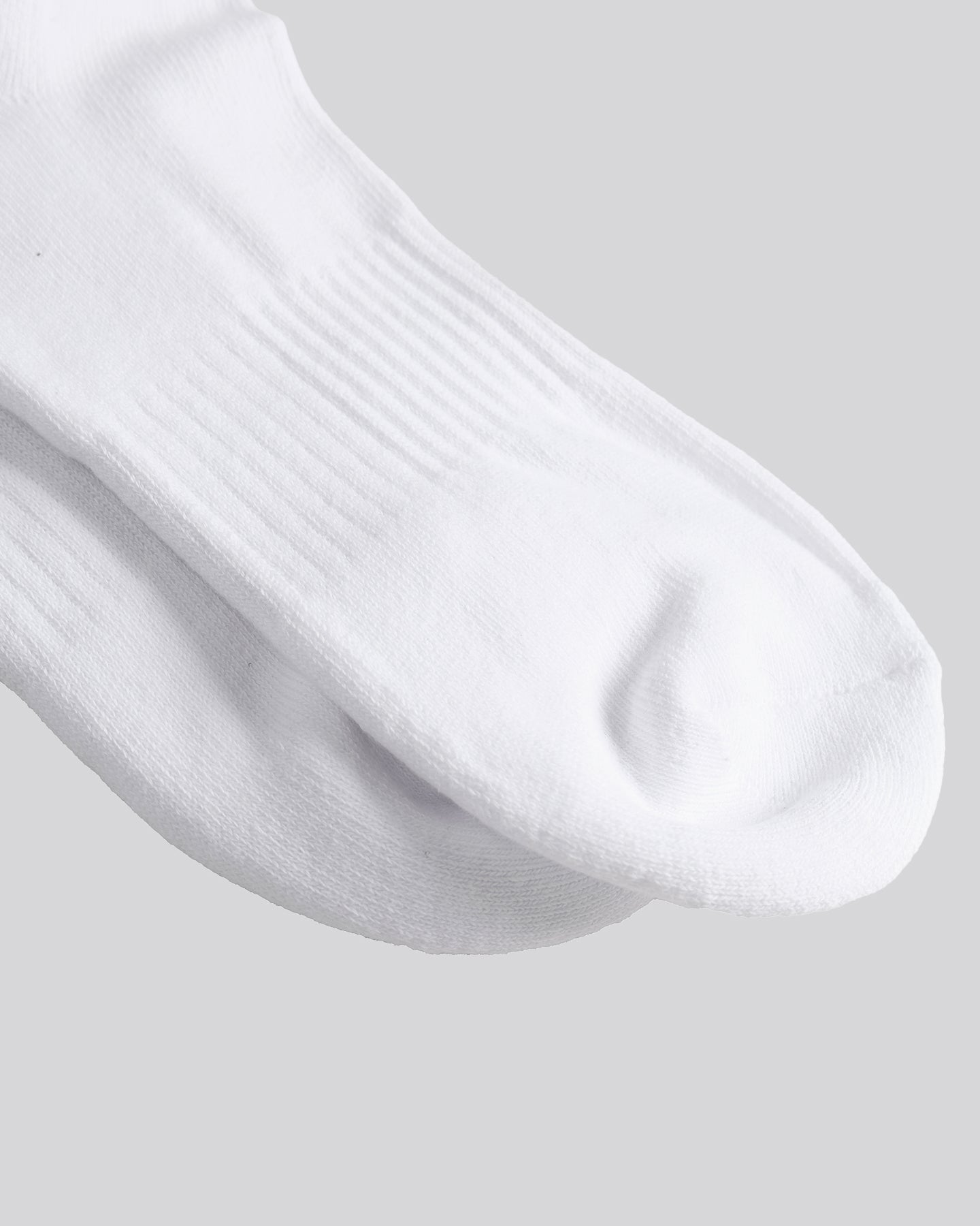 ST95 Globe Socks White ST95