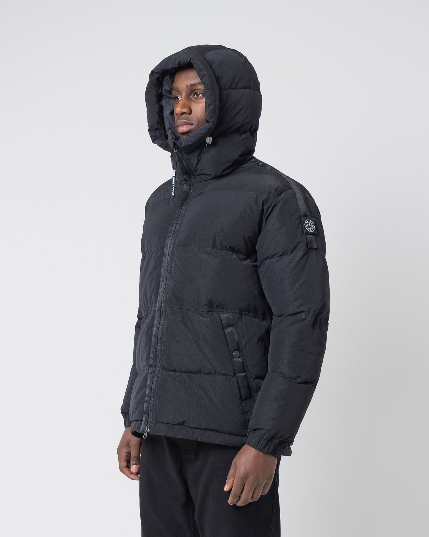 ST95 Hooded Puffer Black ST95