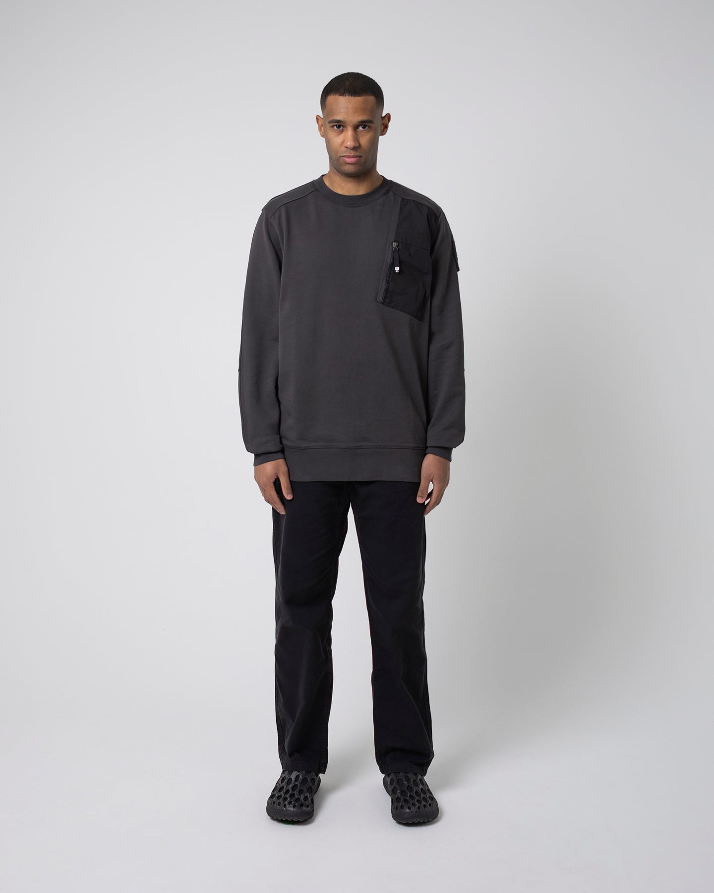 Pocket Crew Sweat - Black ST95