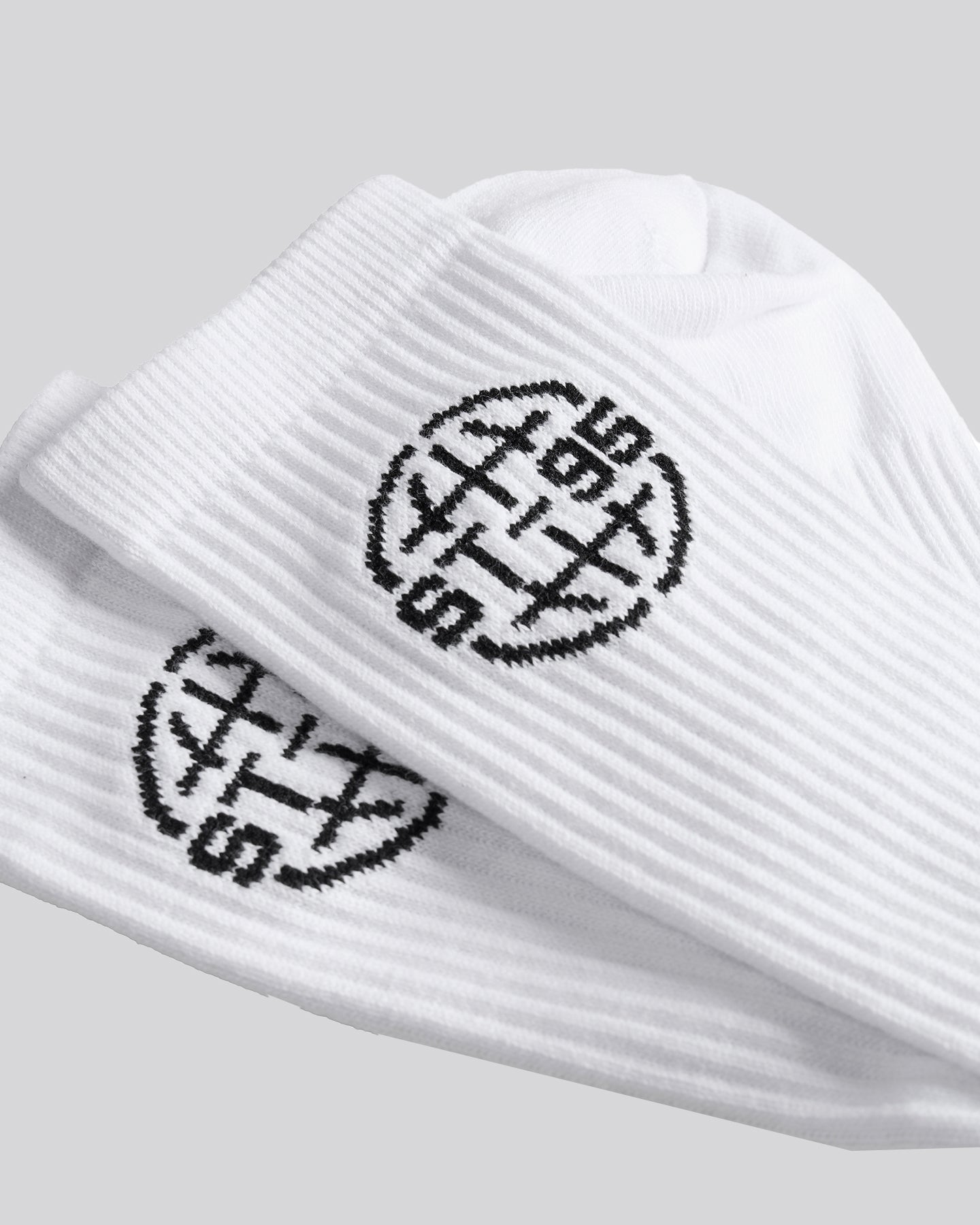 ST95 Globe Socks White ST95